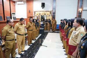 Serahkan Penghargaan Satya Lancana, Jefridin Sebut Penghargaan Sebagai Motivasi Untuk Bekerja Lebih Baik