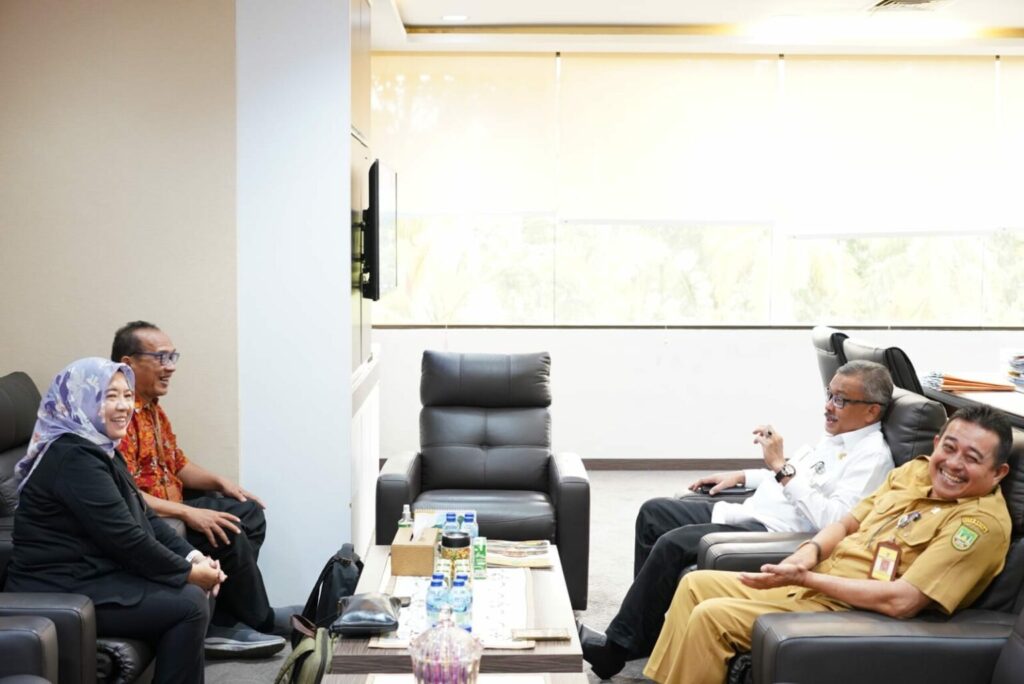 Sekretaris Daerah Kota Batam, Jefridin, M. Pd menerima Kunjungan Silahturahmi Kepala Balai Guru Penggerak Provinsi Kepri, Imam Edi Priyanto di ruang kerja Sekretaris Daerah Kota Batam, Selasa (27/06/2023).