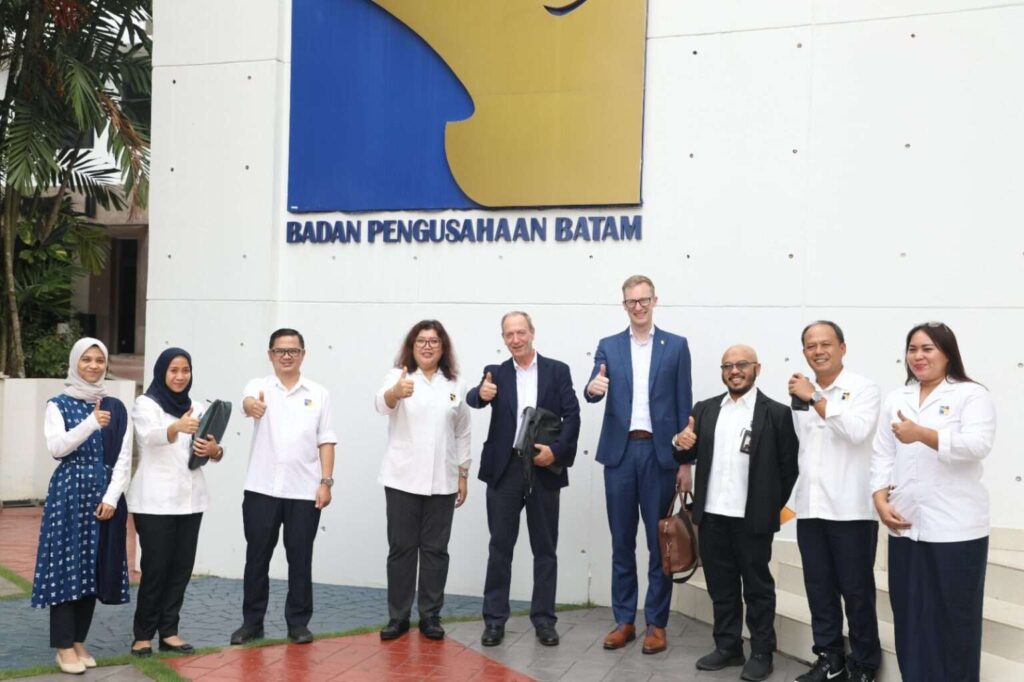 Kepala Biro Humas Promosi dan Protokol BP Batam Ariastuty Sirait menerima kunjungan Konsulat Kedutaan Besar Belgia untuk Indonesia dan Singapura di Marketing Center, Batam Center pada Senin, (26/6/2023).