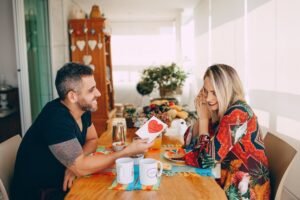 RAMALAN 12 SHIO BESOK SELASA 18 JULI 2023: Shio Kelinci Rencanakan Malam Romantis