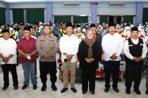 Rudi Sambut Kedatangan Jemaah Haji Kloter 1 Debarkasi Batam