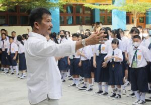 Buka MPLS, Rudi Disambut Antusias Siswa dan Siswi Sekolah Yos Sudarso