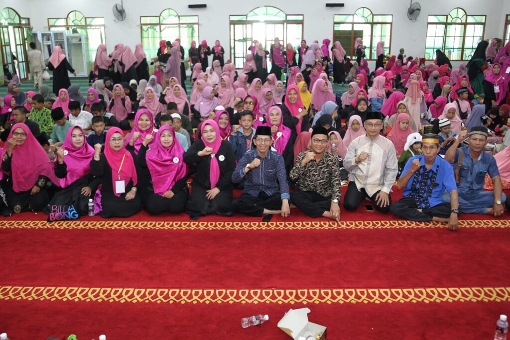 Gebyar Muharram 1445 H digelar di Masjid At-Taubah Puskopkar Batu Aji, Sabtu (22/7/2023). Acara islami ini dihadiri oleh Wakil Walikota Batam, Amsakar Achmad