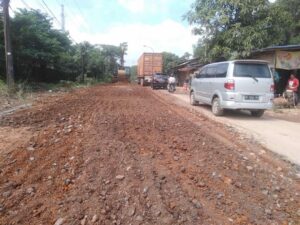 Selang Satu Hari Setelah Ditinjau Wali Kota Rudi, Jalan ke Pelabuhan Sudah Mulai Diperbaiki