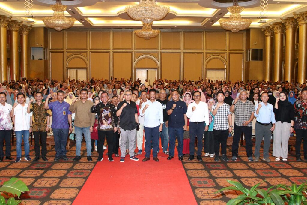 Wali Kota Batam Muhammad Rudi tak hentinya menggelorakan semangat #batamkotabaru. Salah satunya, saat berpidato di depan lebih dari seribu agen pangkalan gas se – Kota Batam di Hotel Harmoni One, Kamis (27/7/2023).