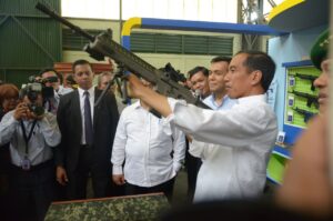 Presiden Jokowi Tinjau Pindad,  sebut Produk Alutsista Indonesia Diminati Pasar Ekspor