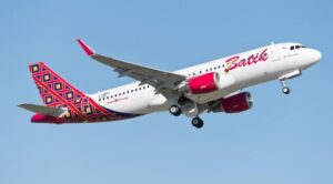 Merusak Lapisan Kaca Pesawat Batik Air, Seorang Penumpang Terancam Denda Rp 2,5 Miliar