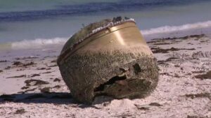 Heboh Objek Misterius Terdampar di Pantai Australia Ternyata …