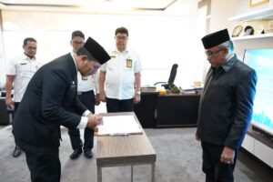 Jabat Kadis Sosial Kota Batam, Leo Diminta Untuk Menuntaskan Permasalahan Sosial Di Kota Batam