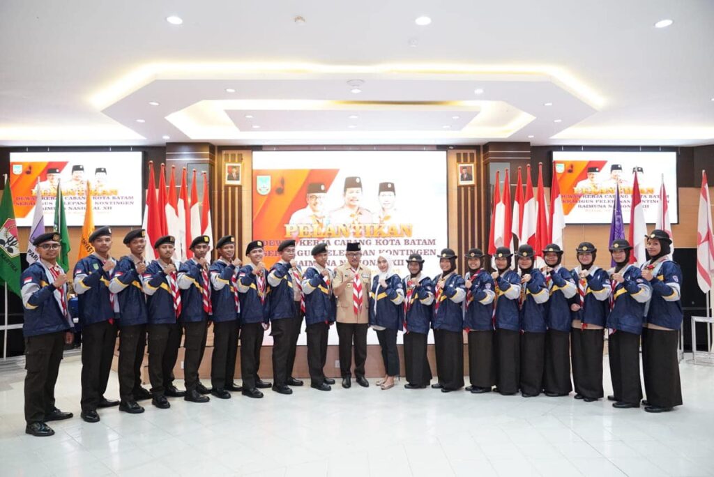 Ketua Kwartir Cabang (Kwarcab) Gerakan Pramuka Kota Batam, sekaligus Sekretaris Daerah Kota Batam, Jefridin, M.Pd. melepas Kontingen Kwarcab Kota Batam untuk mengikuti Raimuna Nasional XII tahun 2023.