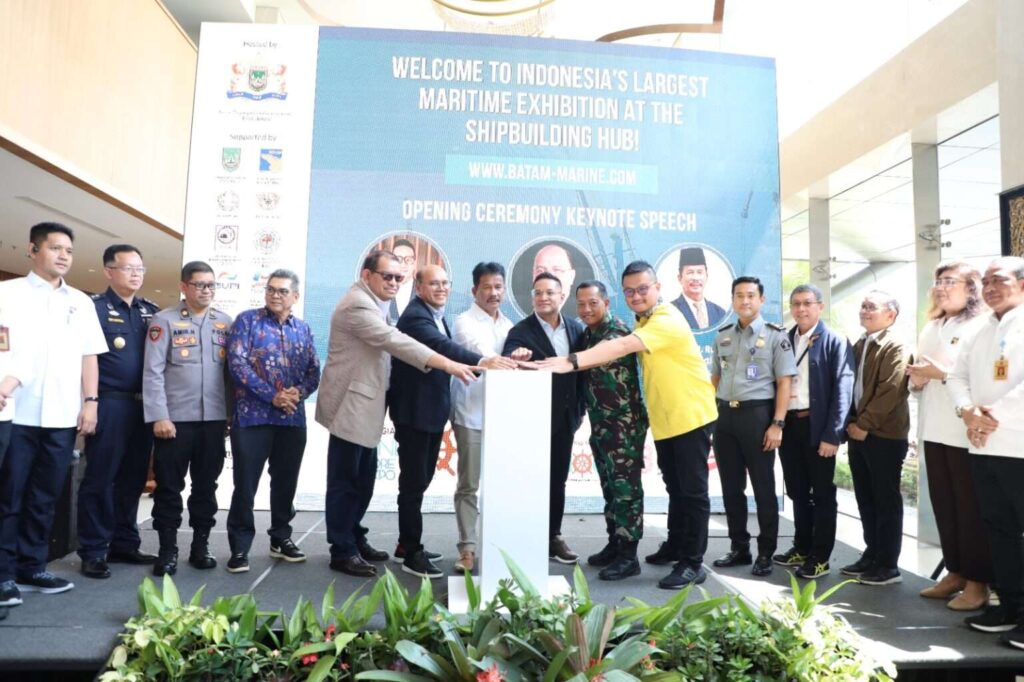 Kepala Badan Pengusahaan Batam (BP Batam), Muhammad Rudi membuka pameran perkapalan 6th Indonesia Marine Offshore Expo 2023 pada hari Selasa (1/8/2023) bertempat di Ballroom Hotel Radisson Sukajadi.