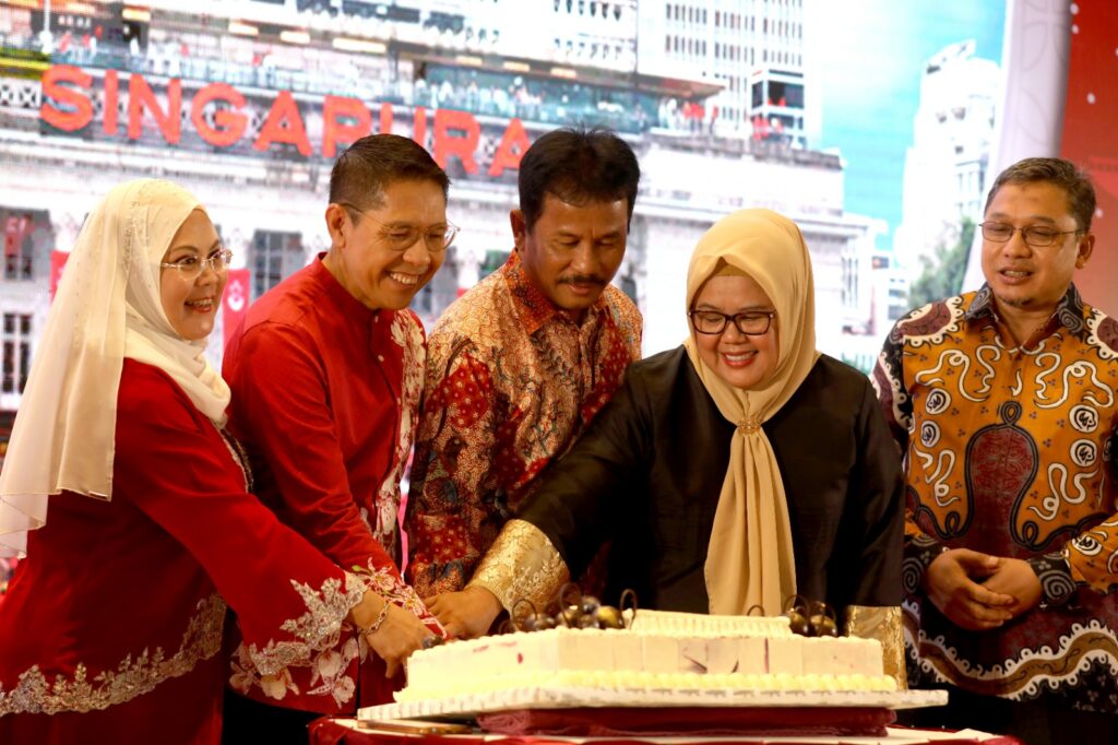 Kepala Badan Pengusahaan Batam (BP Batam), Muhammad Rudi menghadiri undangan Singapore National Day Parade (NDP) 2023 dalam rangka Perayaan Hari Ulang Tahun (HUT) Singapura ke-58 pada hari Kamis (10/8/2023)