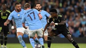 Pep Guardiola Ingin Walker dan Bernardo Silva Bertahan di Manchester City