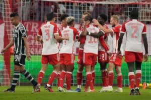 Bayern Munchen Menang Dramatis 4-3 atas Manchester United