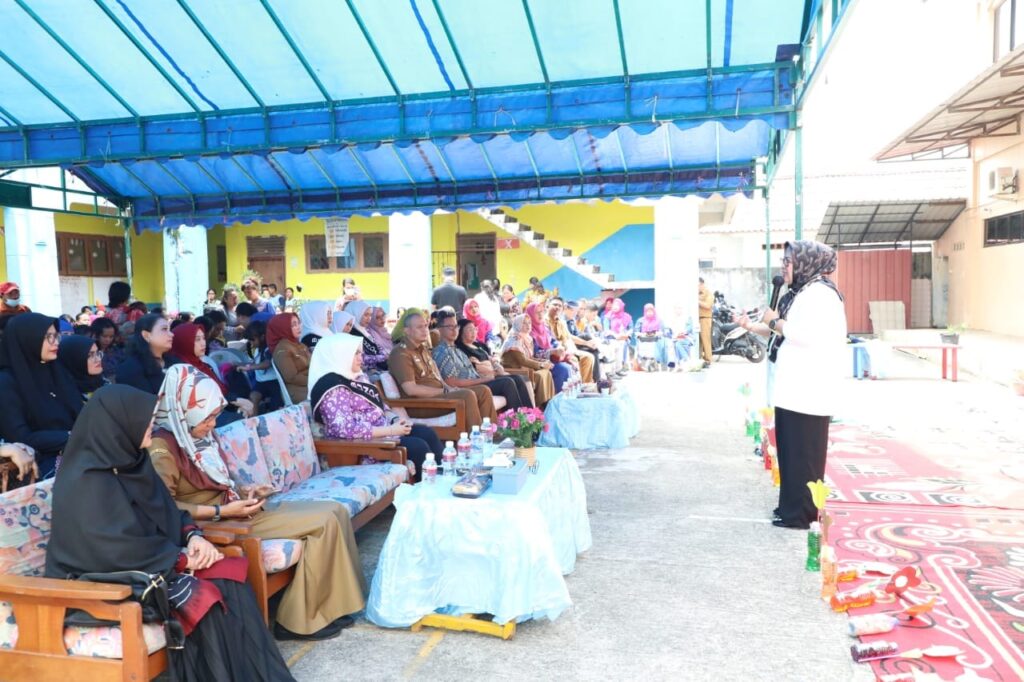 Marlin di TK Ester Batuaji, Kota Batam, Selasa (26/9) pagi.