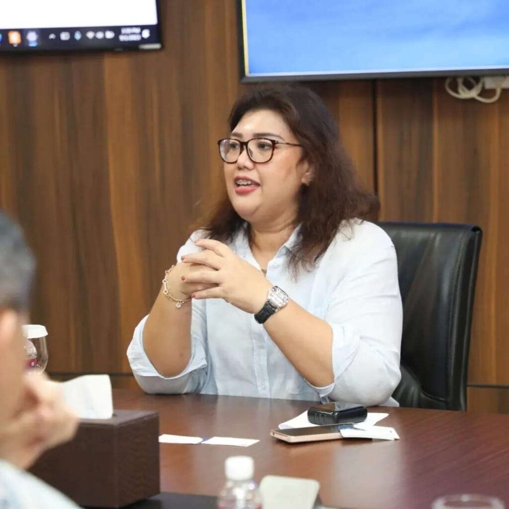 Kepala Biro Humas Promosi dan Protokol, Ariastuty Sirait