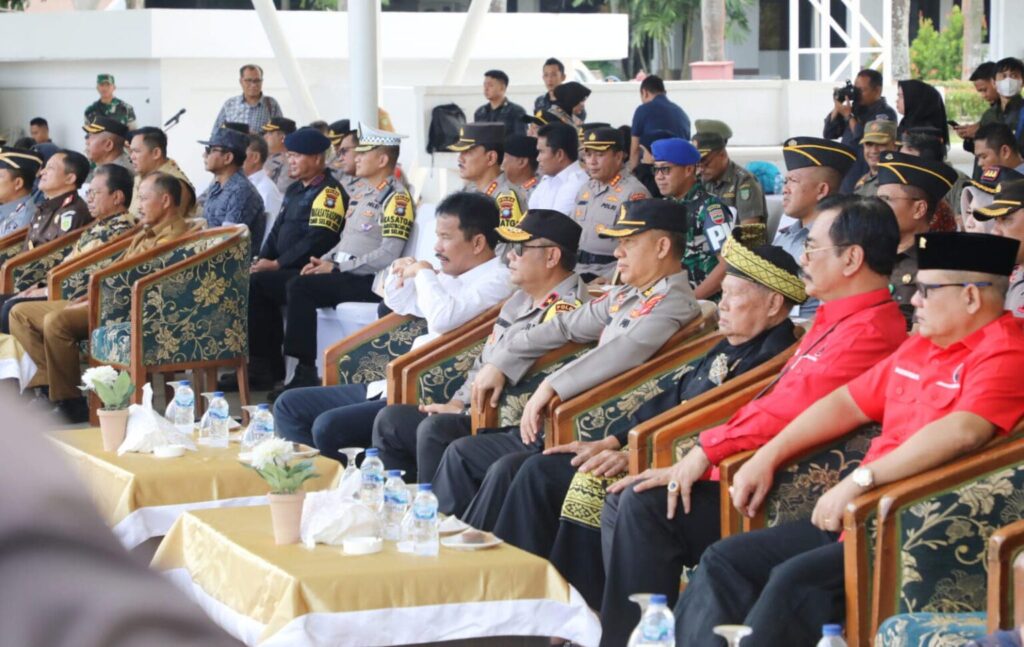 Rudi usai mengikuti Apel Gelar Pasukan Operasi Mantap Brata Seligi 2023 dalam rangka Kesiapan Pengamanan Pemilu Tahun 2023-2024 di Dataran Engku Putri, Batam Centre, Selasa (17/10/2023)
