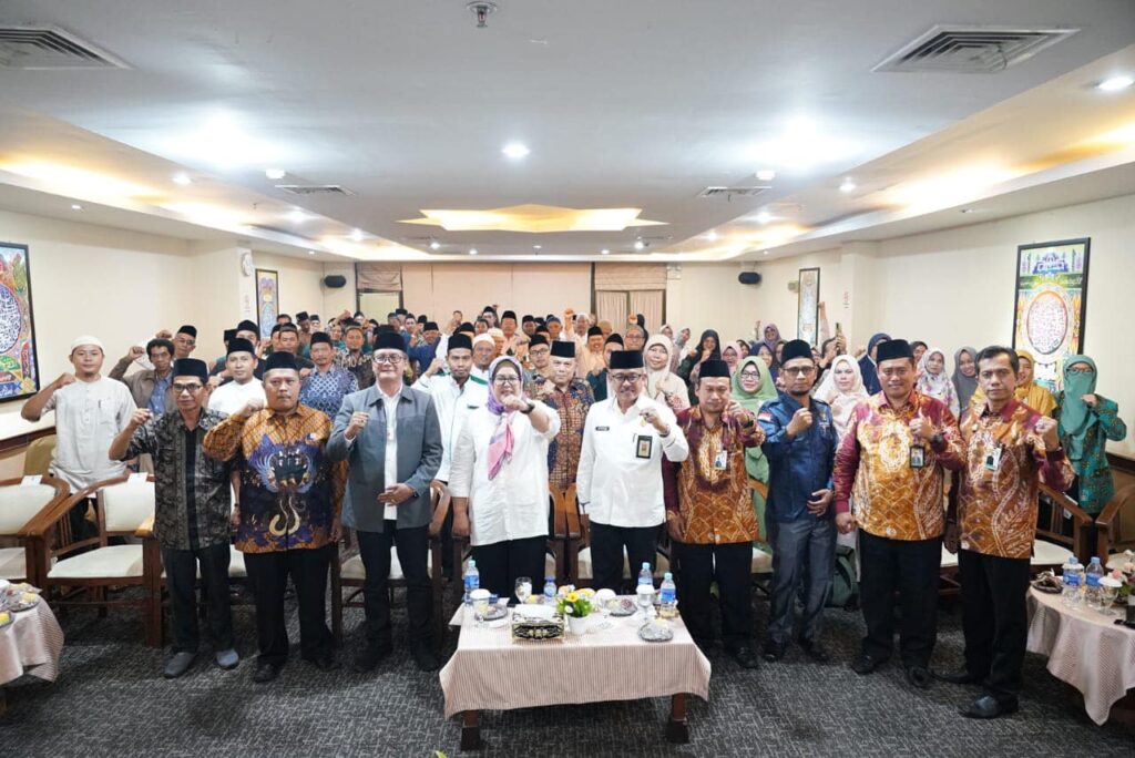 Kegiatan pelatihan yang diselenggarakan oleh Badan Amil Zakat Nasional (Baznas) Provinsi Kepri bersama Baznas Kota Batam dihadiri Sekretaris Daerah Kota Batam, Jefridin, M.Pd dan Wakil Gubernur Provinsi Kepri, Marlin Agustina.