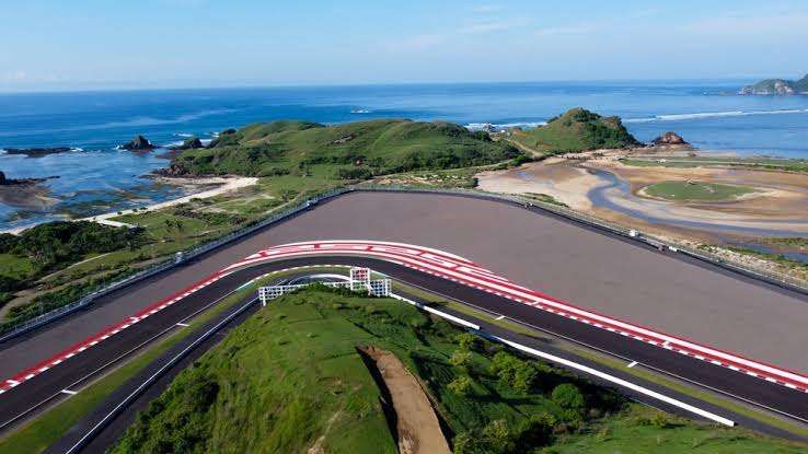 MotoGP Mandalika 2023  digelar di Indonesia. Perhelatan event olahraga internasional itu dilaksanakan mulai dari 13-15 Oktober 2023 di Mandalika, Lombok, Nusa Tenggara Barat (NTB).