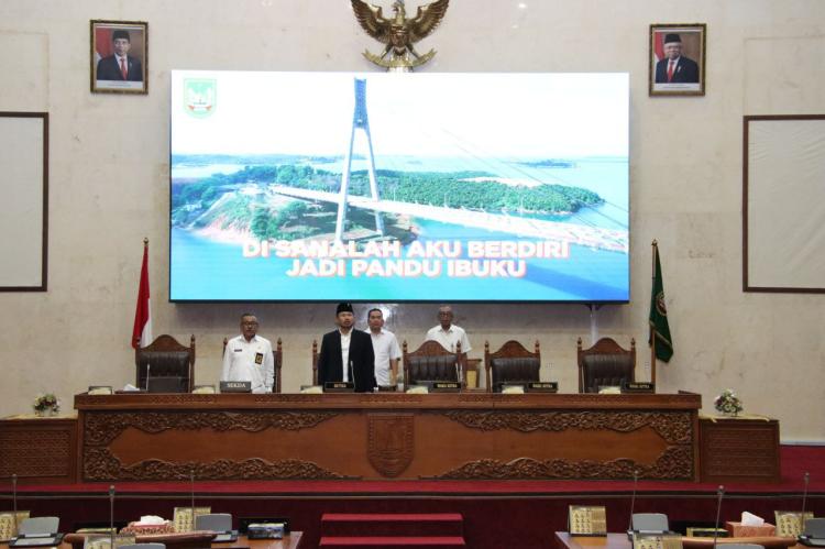Dewan Perwakilan Rakyat Daerah (DPRD) Kota Batam menggelar Rapat Paripurna ke-VI masa persidangan III tahun sidang 2023 di Ruang Sidang Utama DPRD Kota Batam, pada Rabu, 25 Oktober 2023 lalu.