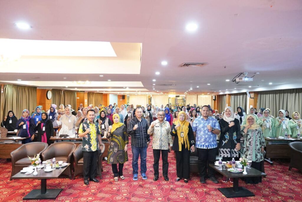 Sekretaris Daerah Kota Batam, Jefridin, M.Pd. diacara pelatihan Digitalisasi bagi Wirausaha Pemula Angkatan I Tahun 2023 di Hotel Golden View, Kamis (02/11/2023).