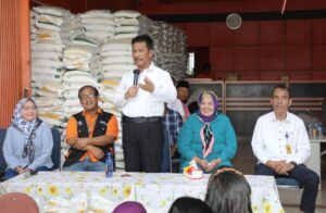 Serahkan Bantuan Pangan CBP, Rudi: Ini Upaya Pemerintah Membantu Masyarakat