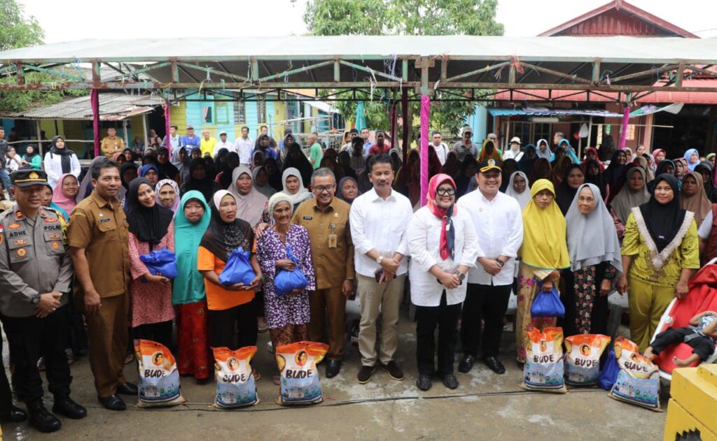 Wali Kota Batam, Muhammad Rudi mengunjungi Pulau Pecong di Kecamatan Belakangpadang.