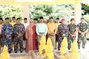 Bersama Forkopimda Kota Batam, Rudi dan Marlin Berziarah ke Makam Zuriat Nong Isa