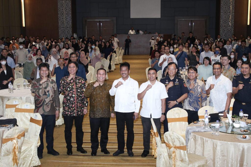 Wali Kota saat membuka Focus Group Discussion (FGD) Penguatan Pengawasan Peredaran Barang di Kawasan PBPB Batam di Aston Hotel Batam, Selasa (19/12/2023).