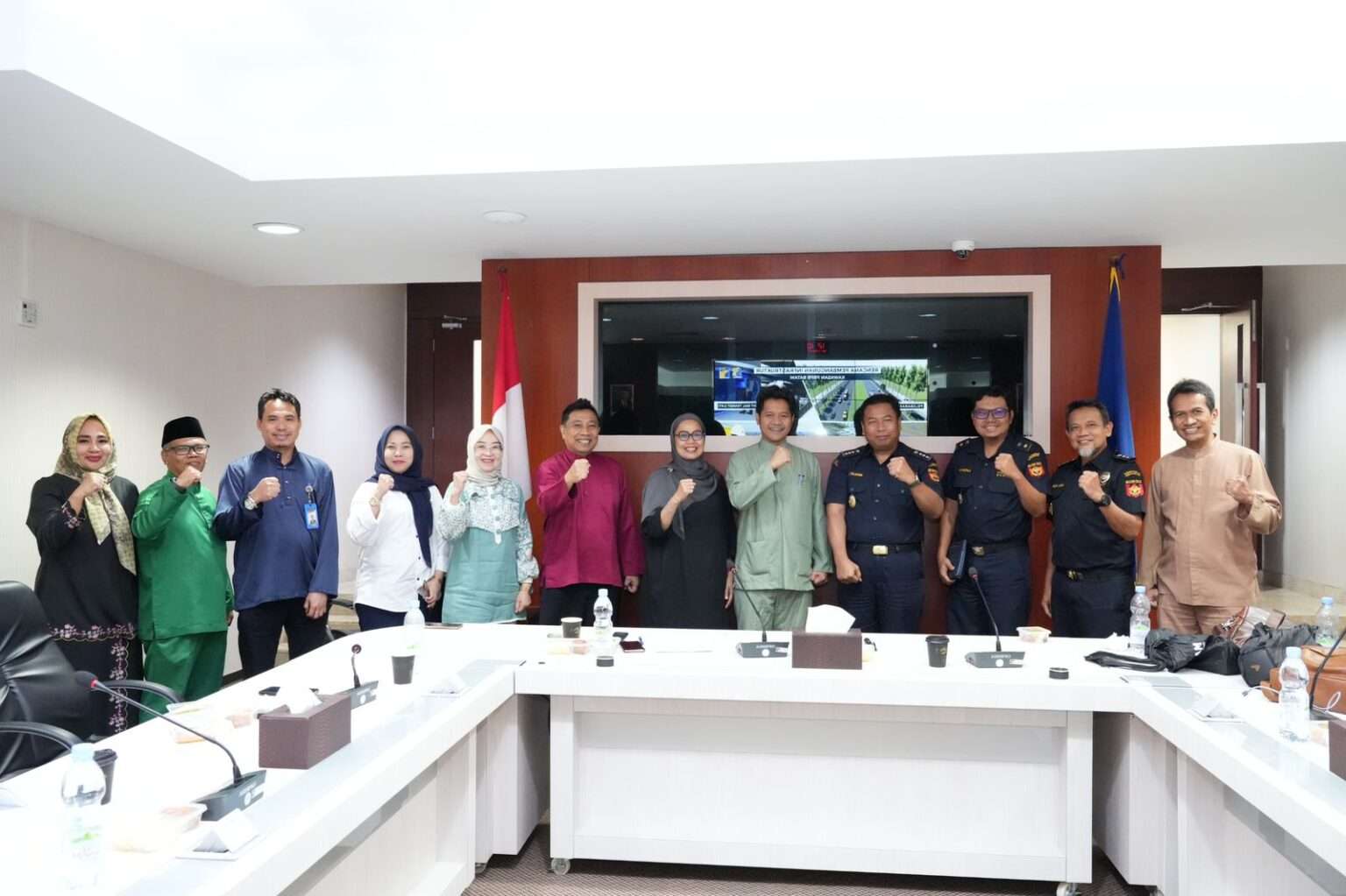 Direktorat Pelayanan Lalu Lintas Barang dan Penanaman Modal BP Batam menggelar rapat koordinasi dengan Kantor Bea Cukai Batam, di Marketing Center BP Batam, Selasa (12/12/2023).