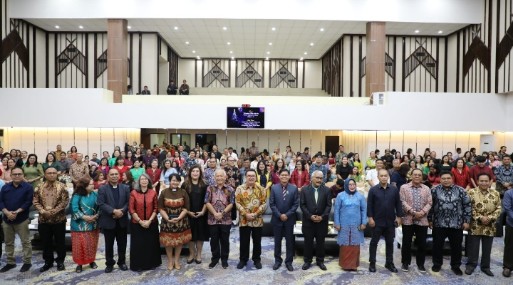 Keluarga Besar Karyawan/karyawati Kristiani BP Batam menggelar Perayaan Natal 2023 di Balairungsari, Batam Center, Sabtu, (16/12/2023) malam. Foto Humas Bp Batam