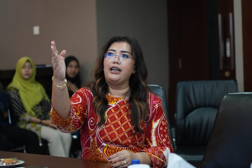 Kepala Biro Humas Promosi dan Protokol BP Batam, Ariastuty Sirait