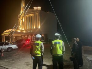 SATGAS III PATROLI KEAMANAN DAN KELANCARAN LALU LINTAS DI SEKITAR TEMPAT IBADAH DAN TEMPAT KERAMAIAN