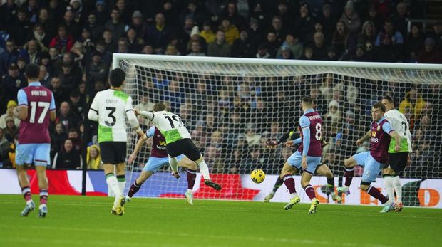 Liverpool Menang 2-0 atas Burnley: The Reds Puncaki Liga Inggris