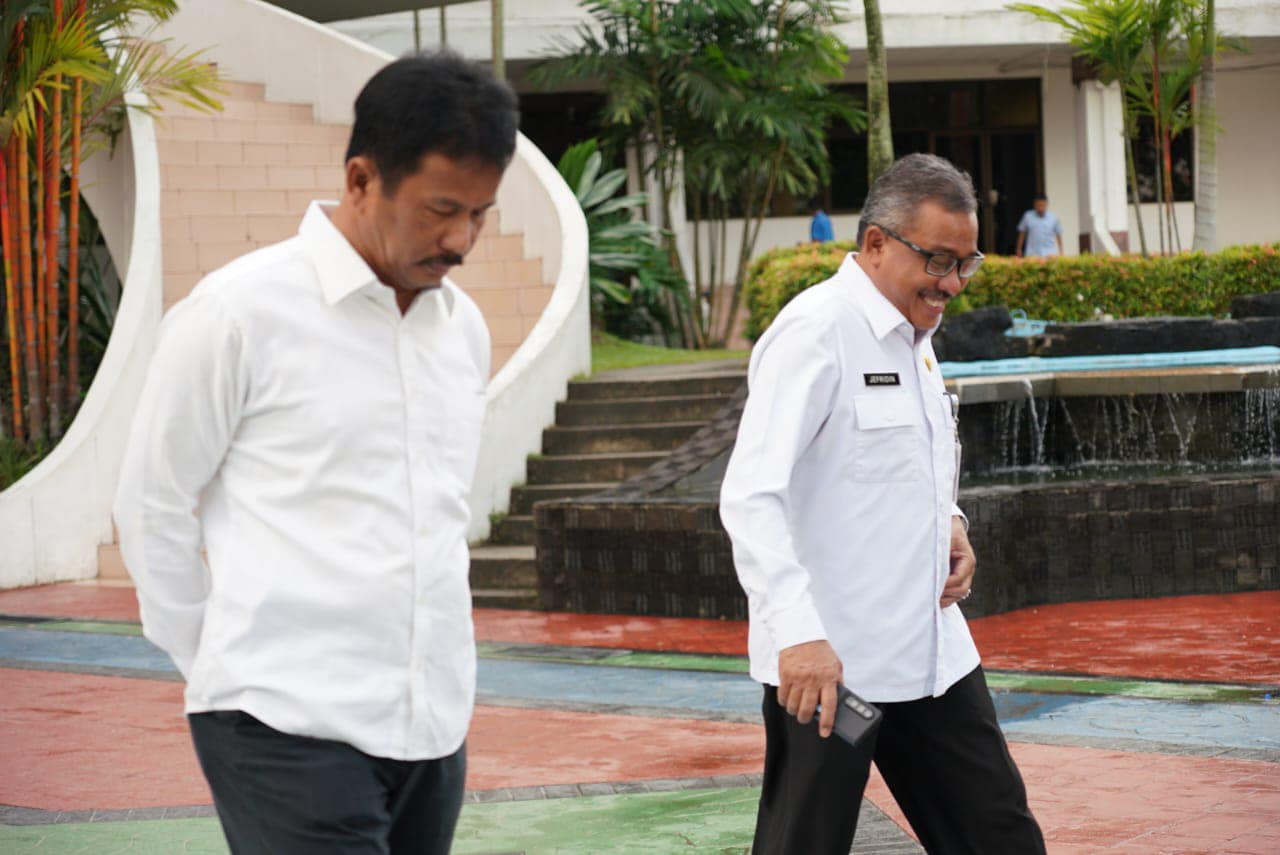 Wali Kota Batam, Muhammad Rudi dan Sekretaris Daerah Kota Batam, Jefridin, M.Pd