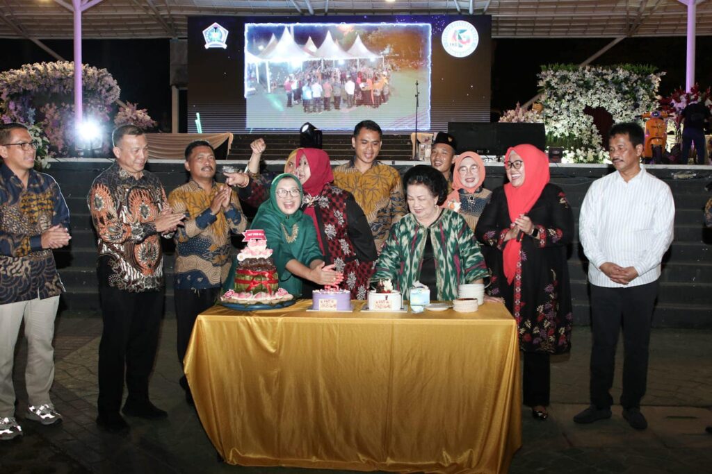 Wali Kota Batam, Muhammad Rudi hadir secara langsung perayaan Hari Ulang Tahun (HUT) ke-45, Yayasan Keluarga Batam (YKB) di Dataran Engku Putri, Sabtu (6/1/2024).