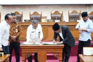 Pemko dan DPRD Kota Batam Sah Kan Ranperda Tentang Penyelenggaraan Penempatan Tenaga Kerja Menjadi Perda