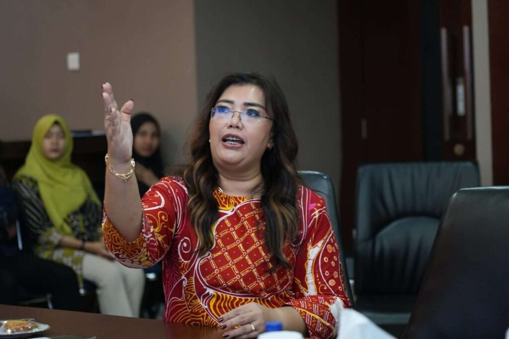 Kepala Biro Humas Promosi dan Protokol, Ariastuty Sirait