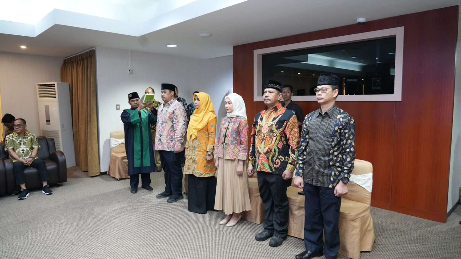 Kepala Badan Pengusahaan (BP) Batam, Muhammad Rudi, melantik 5 pejabat struktural dan manajerial di lingkungan BP Batam, Rabu (3/1/2024) siang di Ruang Presentasi Gedung Marketing BP Batam.