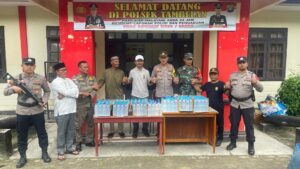 Komitmen Polsek Tambelan Berantas Miras, Amankan Ratusan Botol Miras Tak Bertuan Diamankan
