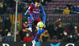 Pemain Barcelona, Ronald Araujo. (c) AP Photo