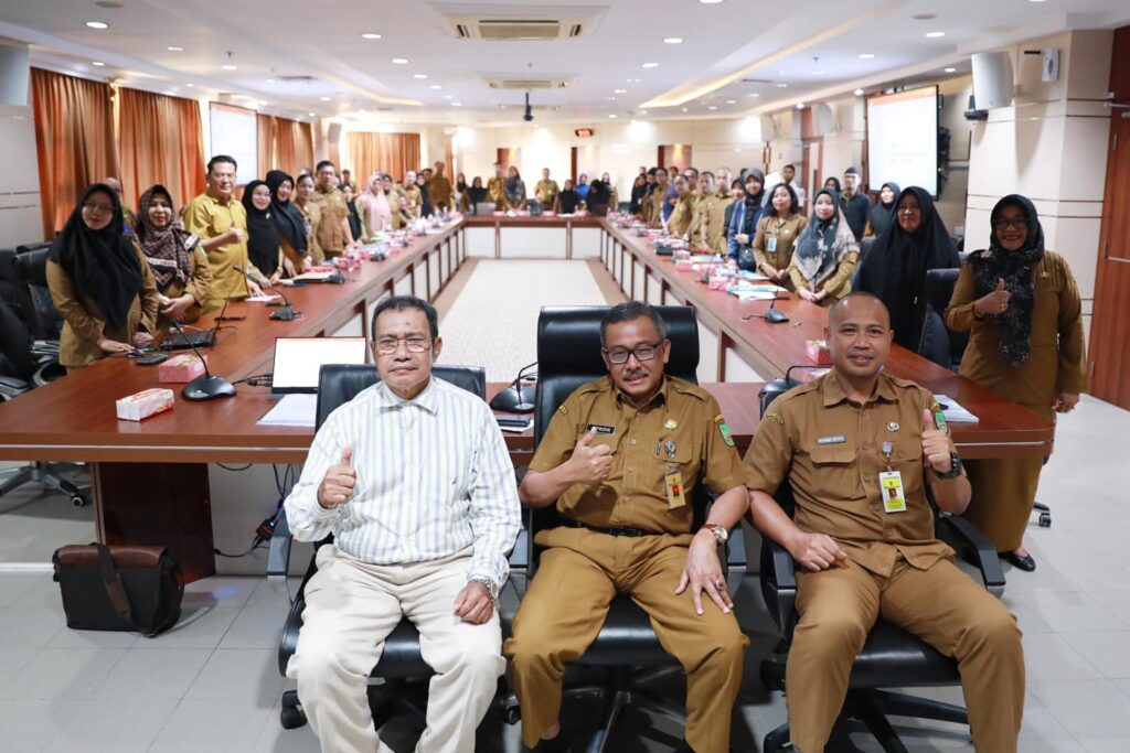 Sekretaris Daerah Kota Batam, Jefridin, M. Pd. membuka secara resmi Pelatihan Penyusunan Gender Analysis Pathway (GAP), Gender Budget Statement (GBS) dan Pelatihan Rencana Aksi Daerah Pengarusutamaan Gender (RAD-PUG), di Kantor Walikota Batam, Senin (26/2/2024).
