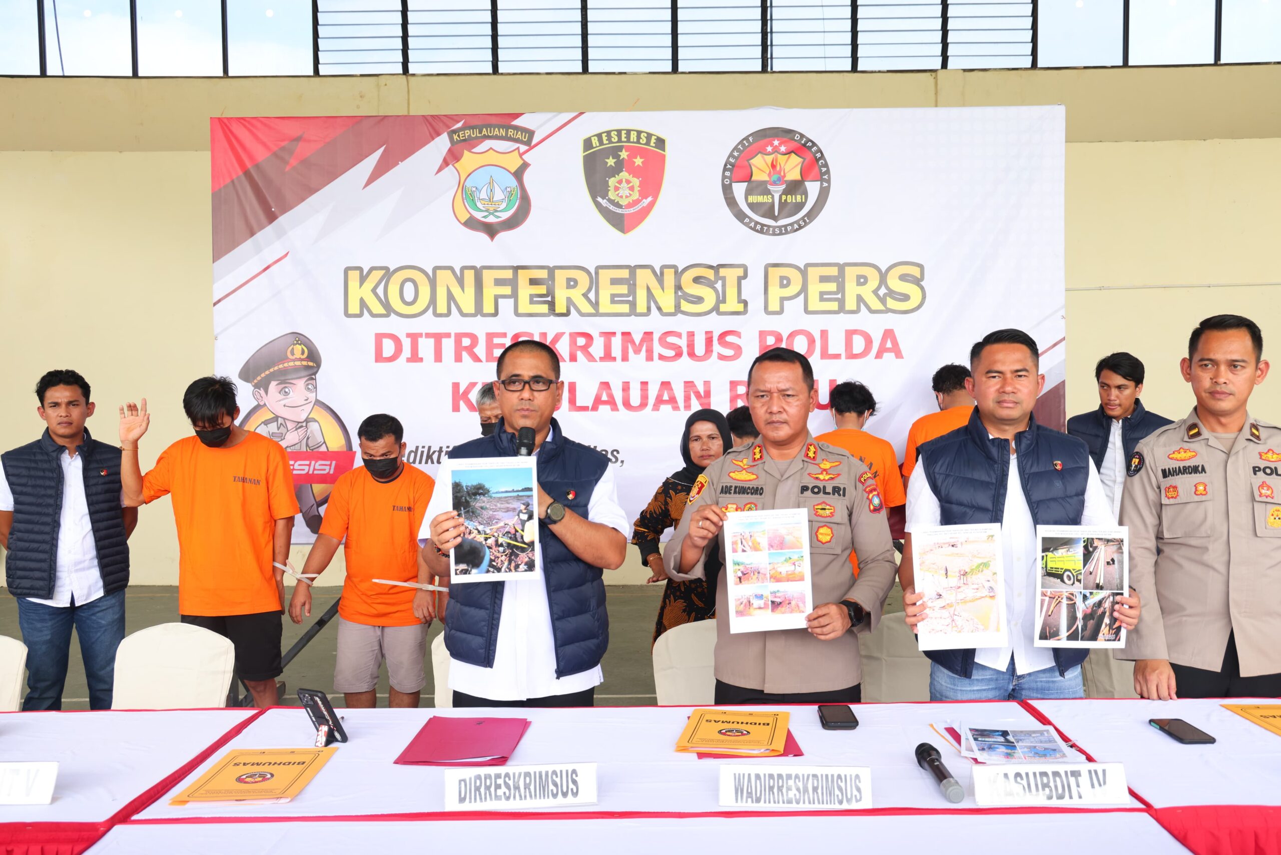 Ditreskrimsus Polda Kepri berhasil amankan 2 tersangka kasus Tindak Pidana Tambang Pasir Ilegal yang terjadi di wilayah Batu Besar, Nongsa, Kota Batam