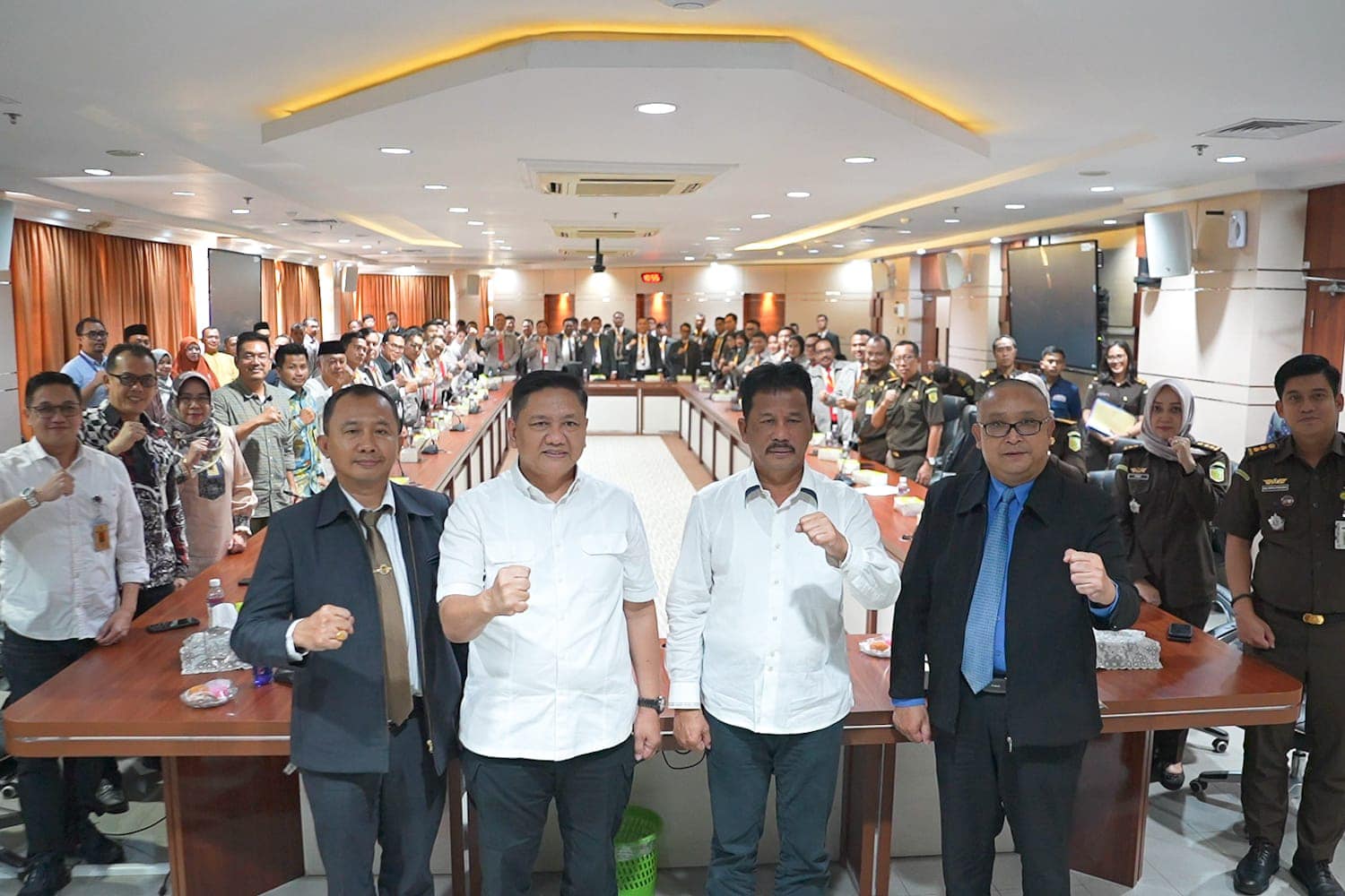 Rudi saat menjadi narasumber dalam acara Pelatihan Kepemimpinan Pengawas Angkatan I & II Tahun 2024, di Ruang Rapat Hang Nadim, Kantor Pemerintah Kota (Pemko) Batam, kamis (7/3/2024).