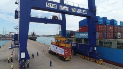 Badan Usaha Pelabuhan BP Batam mencatatkan arus bongkar muat peti kemas sebesar 156 Ribu TEUs. (Foto: dok Humas BP Batam)