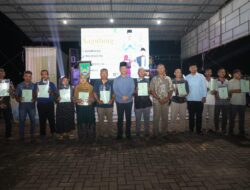 Hadiri Halal Bihalal di Sagulung, Muhammad Rudi Serahkan Sertifikat Tanah Kampung Tua Tembesi Lestari