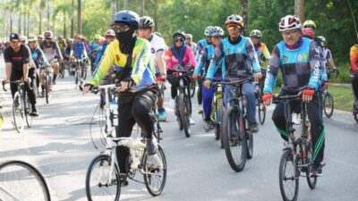 Jefridin Lepas  Peserta Gowes Bareng Komunitas Sepeda se Kota Batam