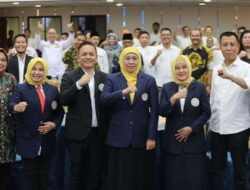 Sambangi BP Batam, Khofifah Indar Parawansa Lantik Ketua Ikatan Alumni UNAIR