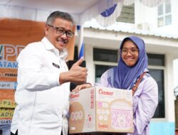 Jefridin Undi Kupon Doorprize Wajib Pajak di Acara Bulan Panutan PBB Tahun 2024 Tingkat Kecamatan Batuampar