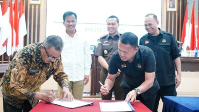 Jefridin Dampangi Wako Rudi Terima Uang Pengganti Hasil Lelang Barang Rampasan Perkara Tipikir Rp 4,8 Miliar